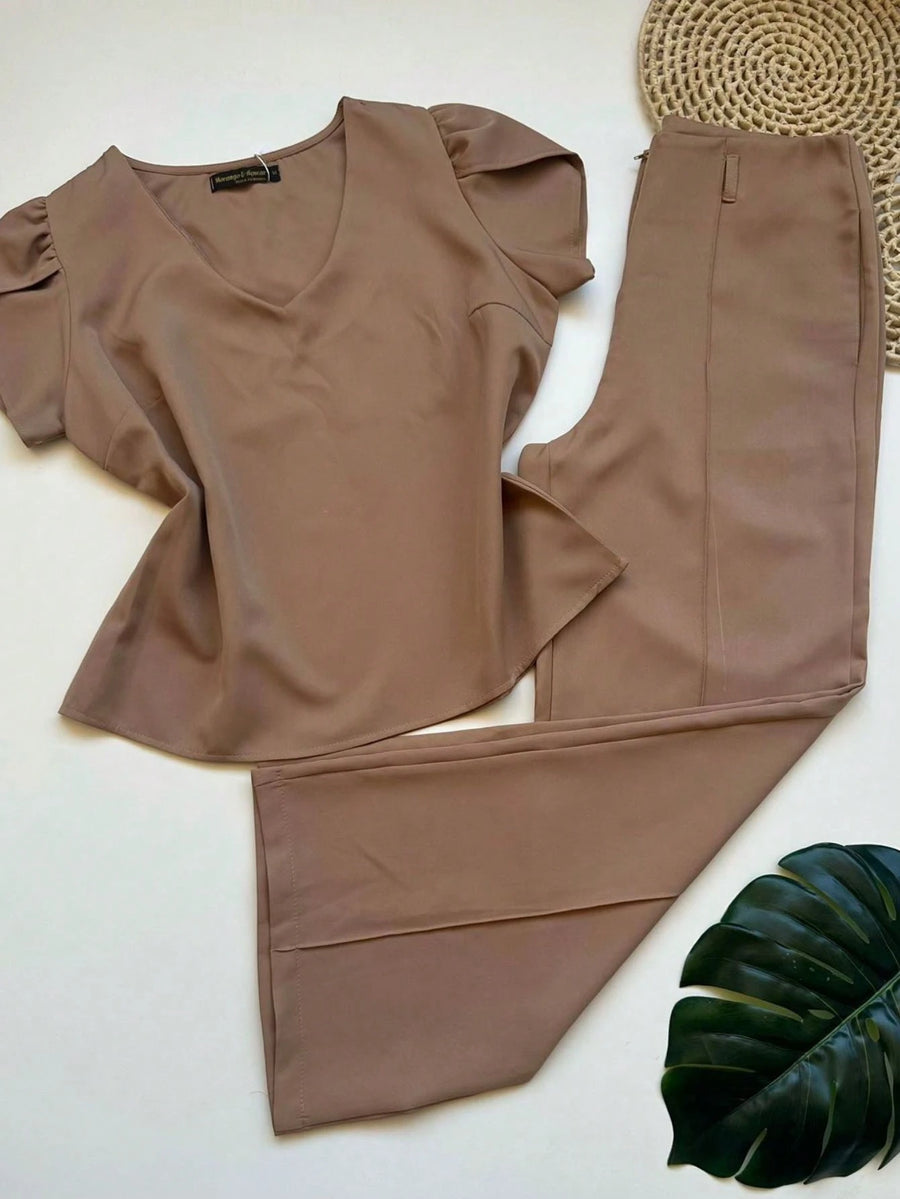 Conjunto Alfaiataria Feminino Blusa Manga curta com Calça Reta Largas