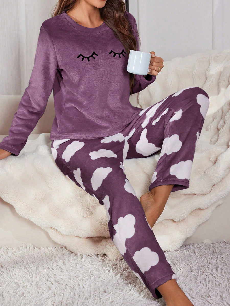 Conjunto de Pijama/Pijama de Flanela com Bordado de Cílios e Padrão de Nuvens, Temporada de Férias