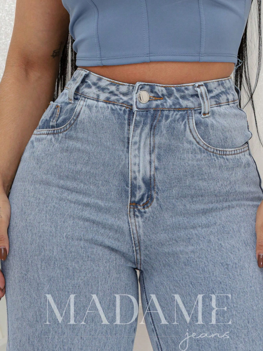 Vendedor Indicado
CALÇA JEANS FEMININA CINTURA ALTA PANTALONA WIDE LEG LAVAGEM MEDIA DENIM PREMIUM