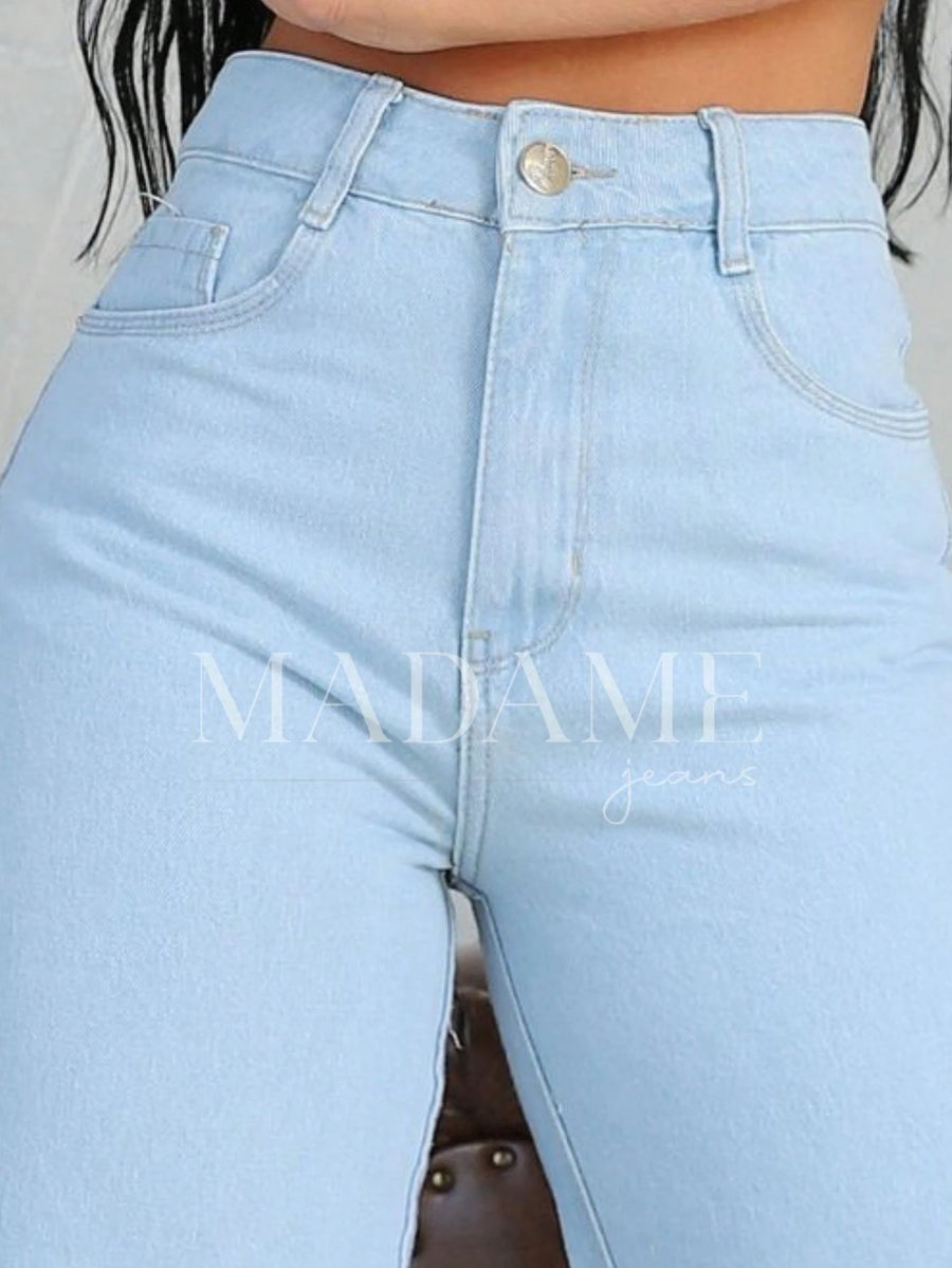 Vendedor Indicado
CALÇA JEANS FEMININA CINTURA ALTA PANTALONA WIDE LEG LAVAGEM MEDIA DENIM PREMIUM