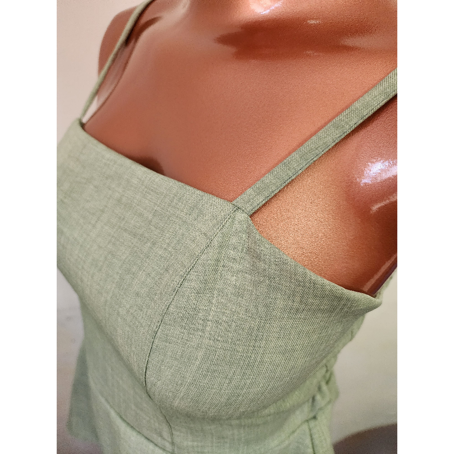 Conjunto Feminino Assimetrico Plus Size Blusa y Short com alça regulavel