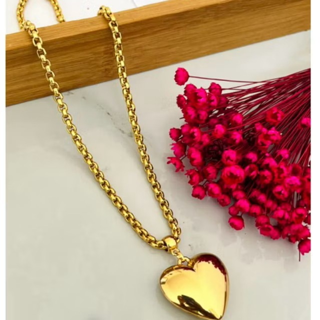 Conjunto colar e puseira feminino com pingente coração banhado a ouro 18K