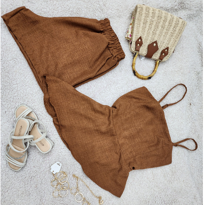 Conjunto Feminino Assimetrico Plus Size Blusa y Short com alça regulavel