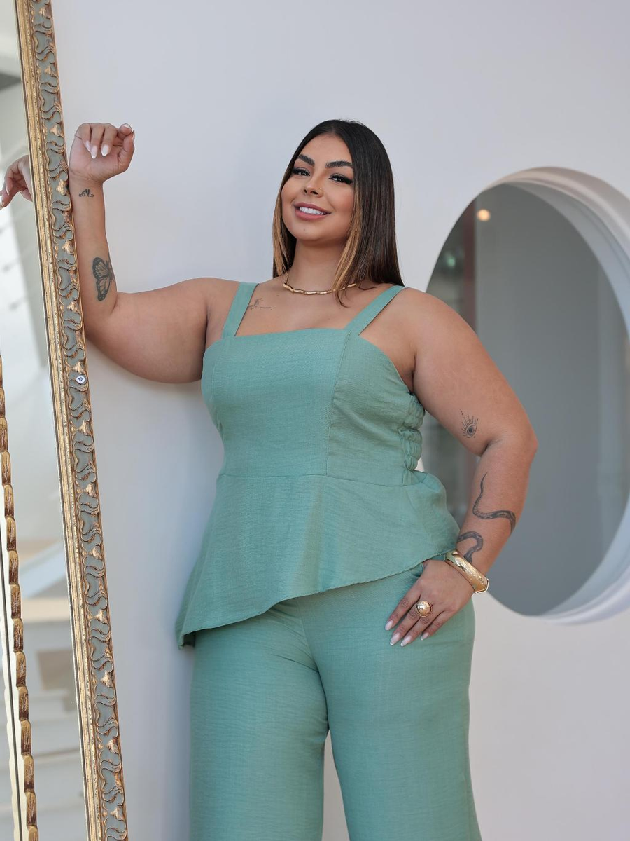 Conjunto Feminino Assimétrico Calça e Blusa Plus Size